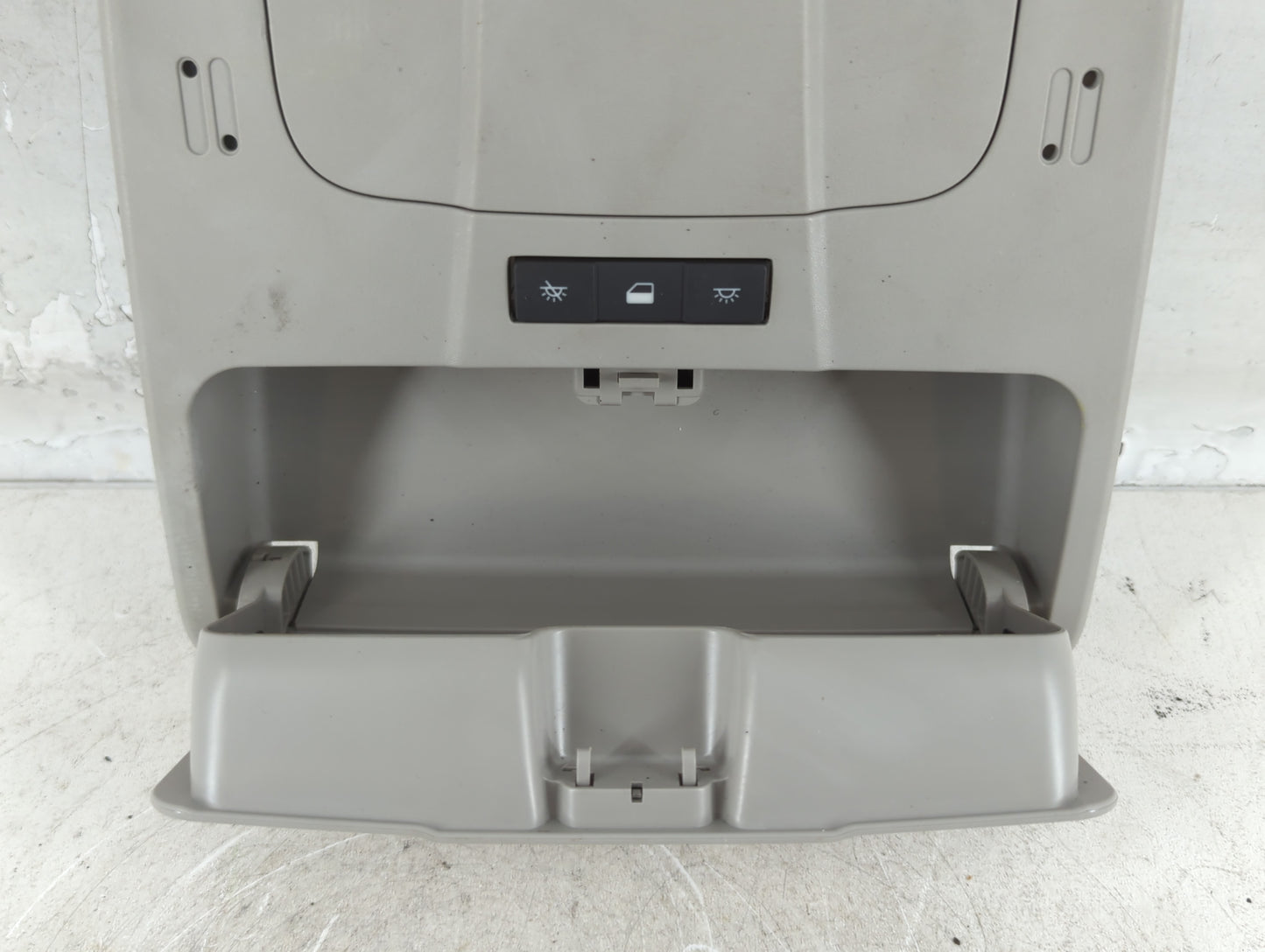 Gmc Yukon Overhead Roof Console 776028 - Oemusedautoparts1.com