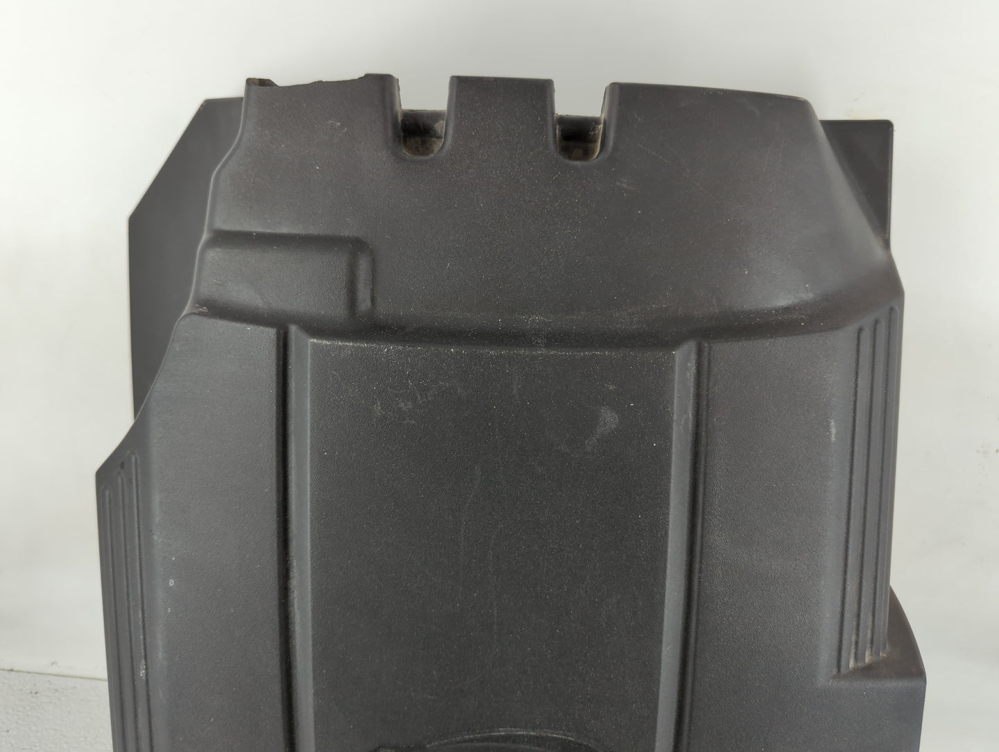 2014 Gmc Yukon Xl Engine Cover - Oemusedautoparts1.com