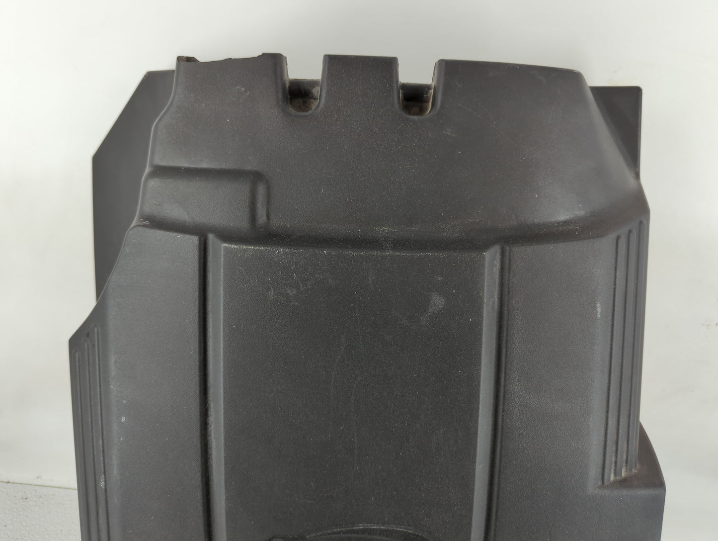 2014 Gmc Yukon Xl Engine Cover - Oemusedautoparts1.com