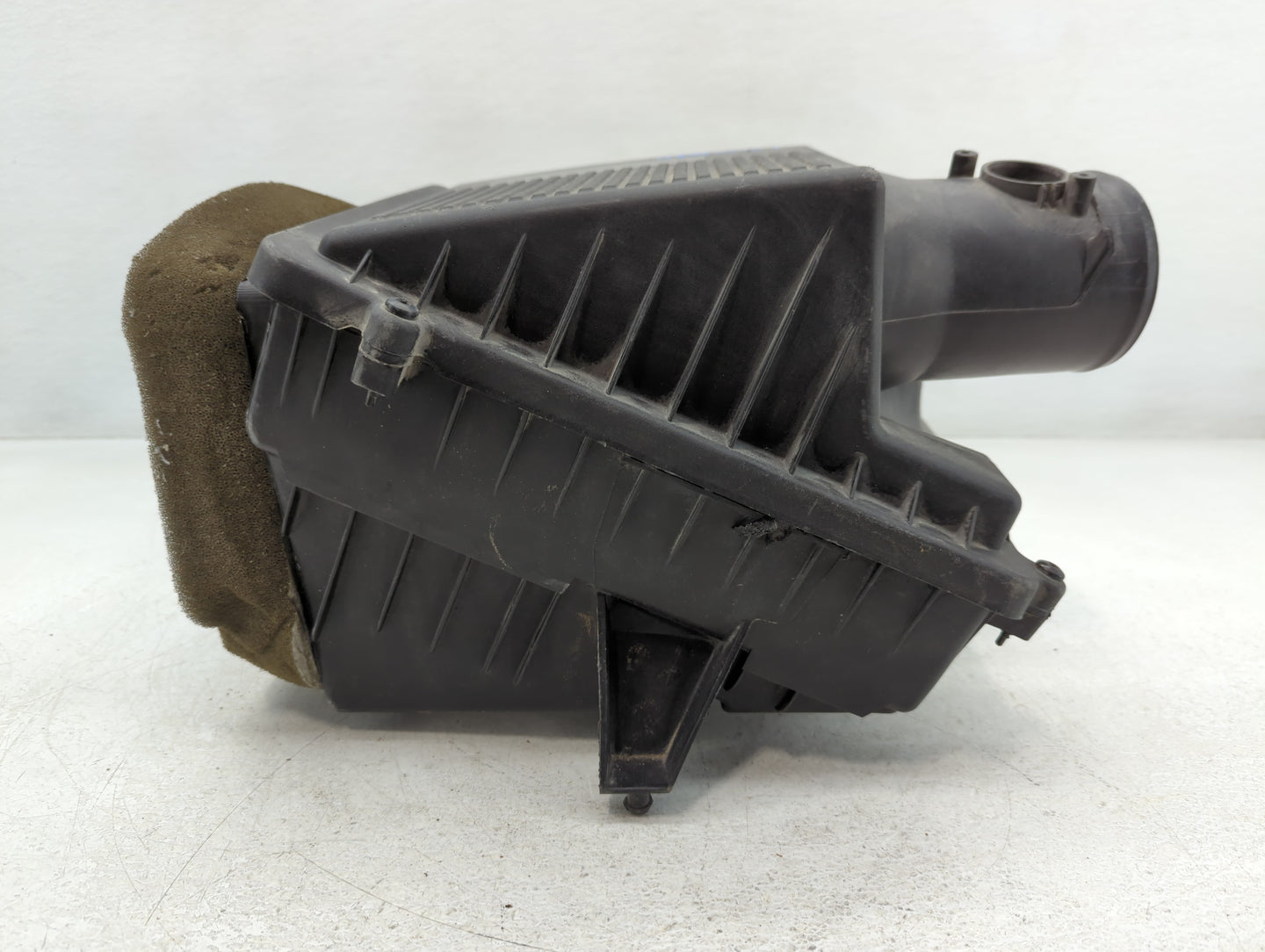 Gmc Yukon Xl Air Cleaner Intake-duct Hose Tube - Oemusedautoparts1.com