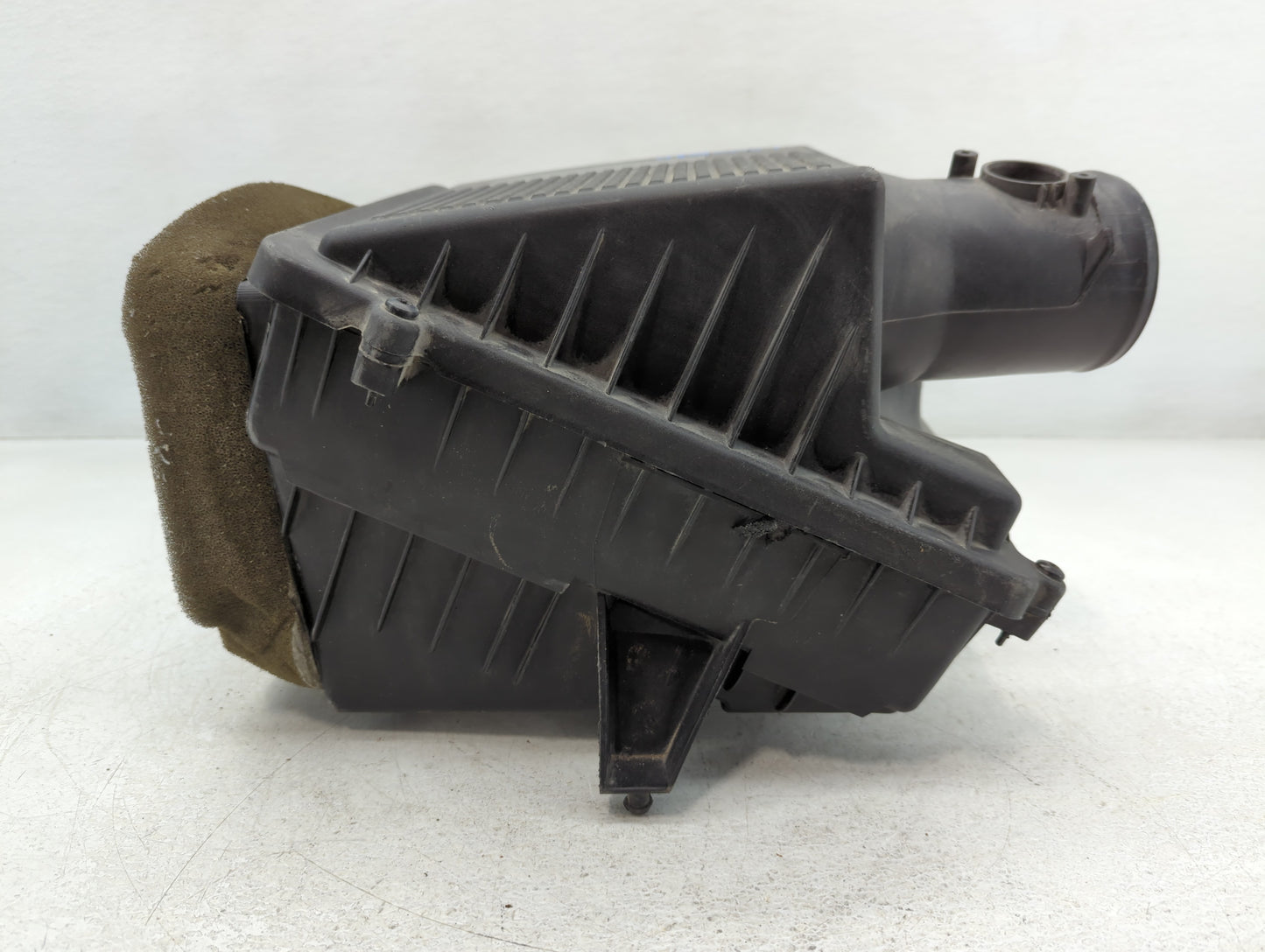 Gmc Yukon Xl Air Cleaner Intake-duct Hose Tube - Oemusedautoparts1.com