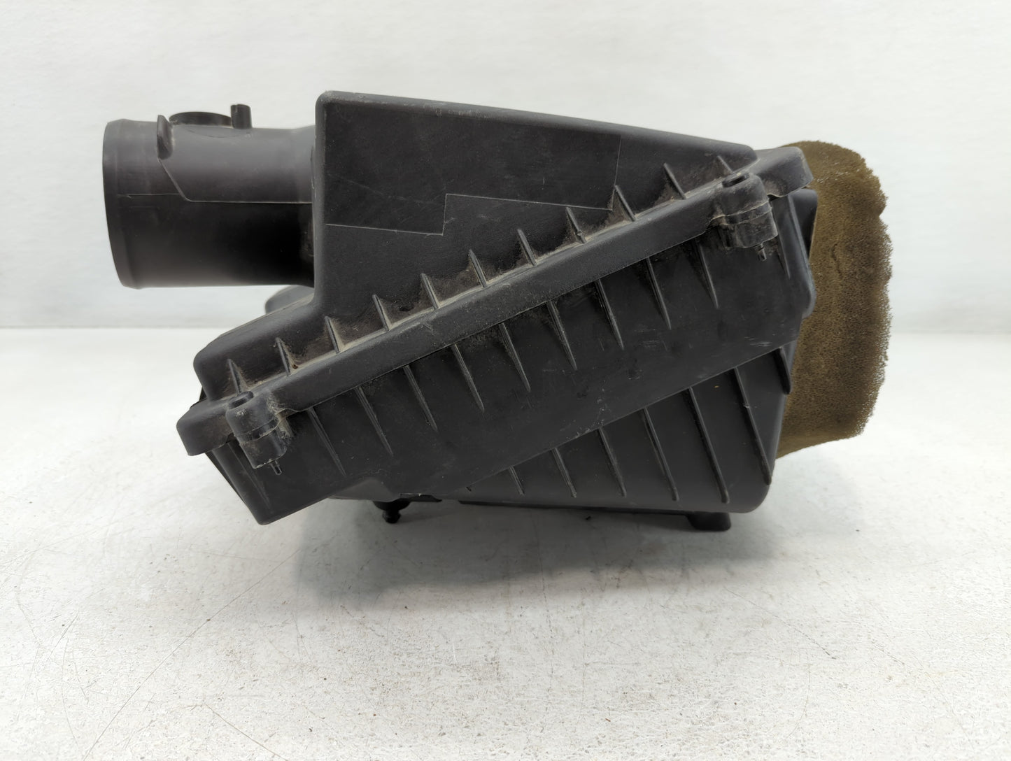 Gmc Yukon Xl Air Cleaner Intake-duct Hose Tube - Oemusedautoparts1.com