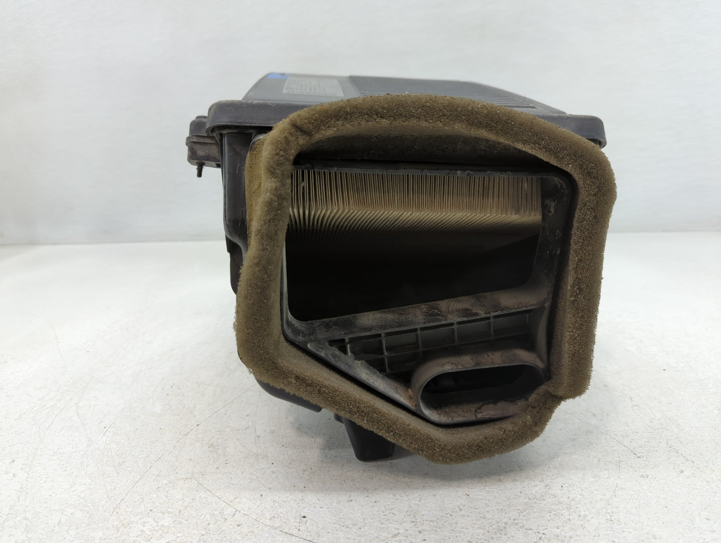 Gmc Yukon Xl Air Cleaner Intake-duct Hose Tube - Oemusedautoparts1.com