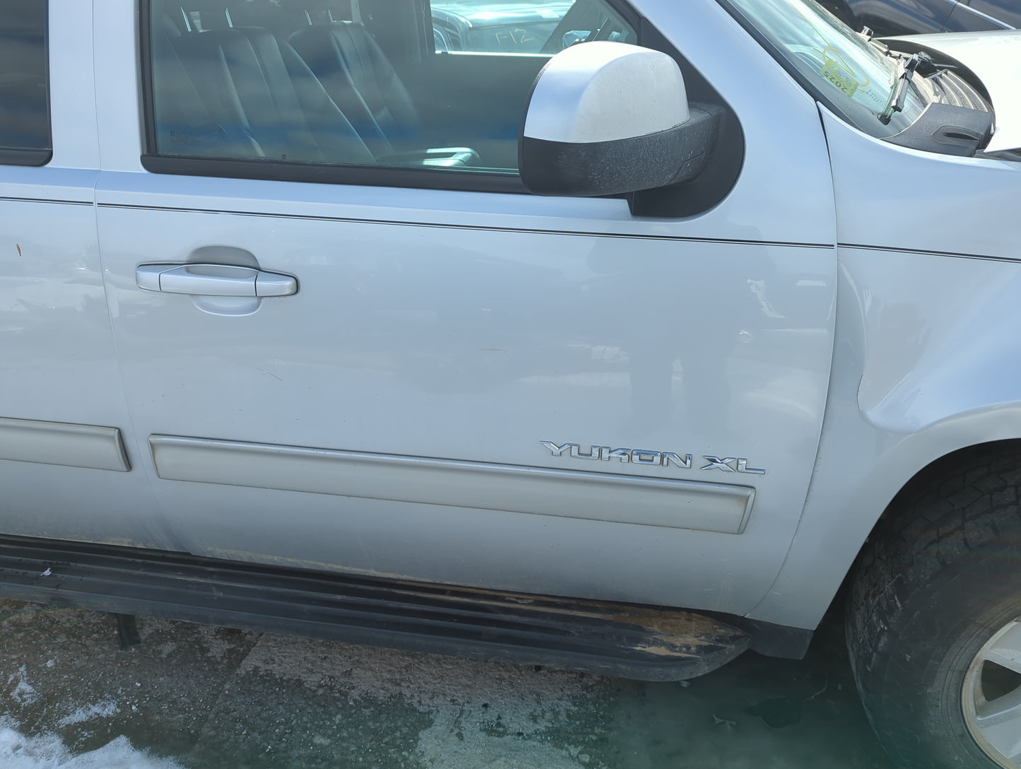 2011-2014 Gmc Yukon Xl 1500 Passenger Front Door Oem 1368564 - Oemusedautoparts1.com