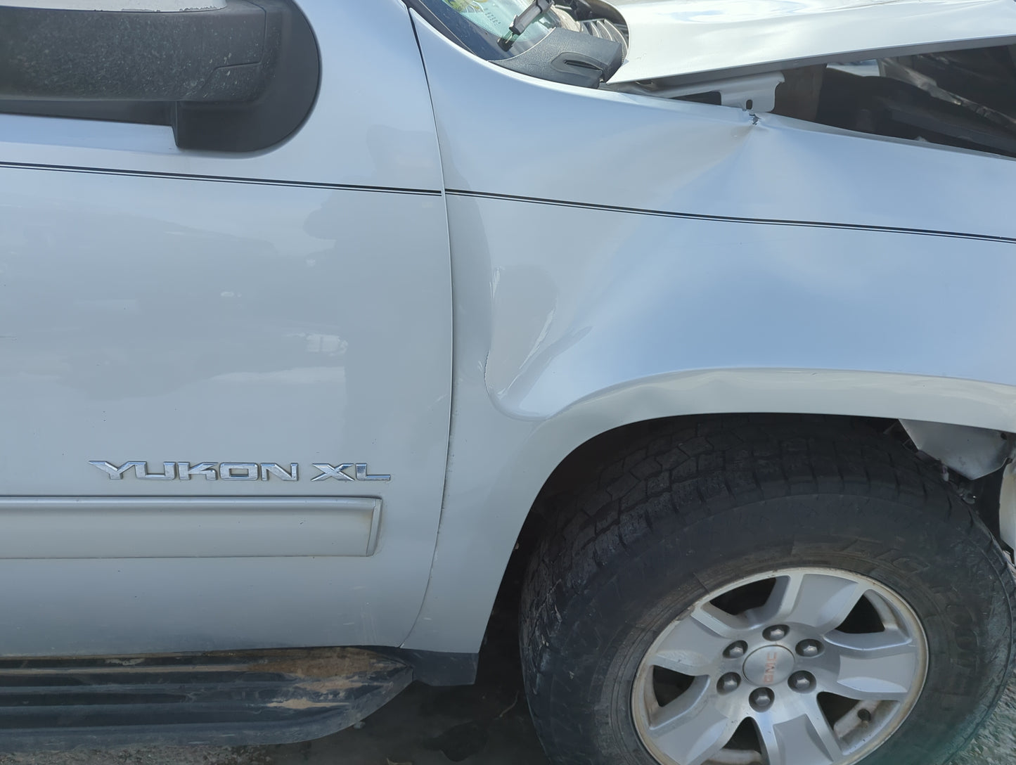2011-2014 Gmc Yukon Xl 1500 Passenger Front Door Oem 1368564 - Oemusedautoparts1.com