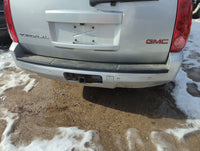 2007-2014 Gmc Yukon Xl 1500 Rear Bumper Assembly Oem 1368591 - Oemusedautoparts1.com