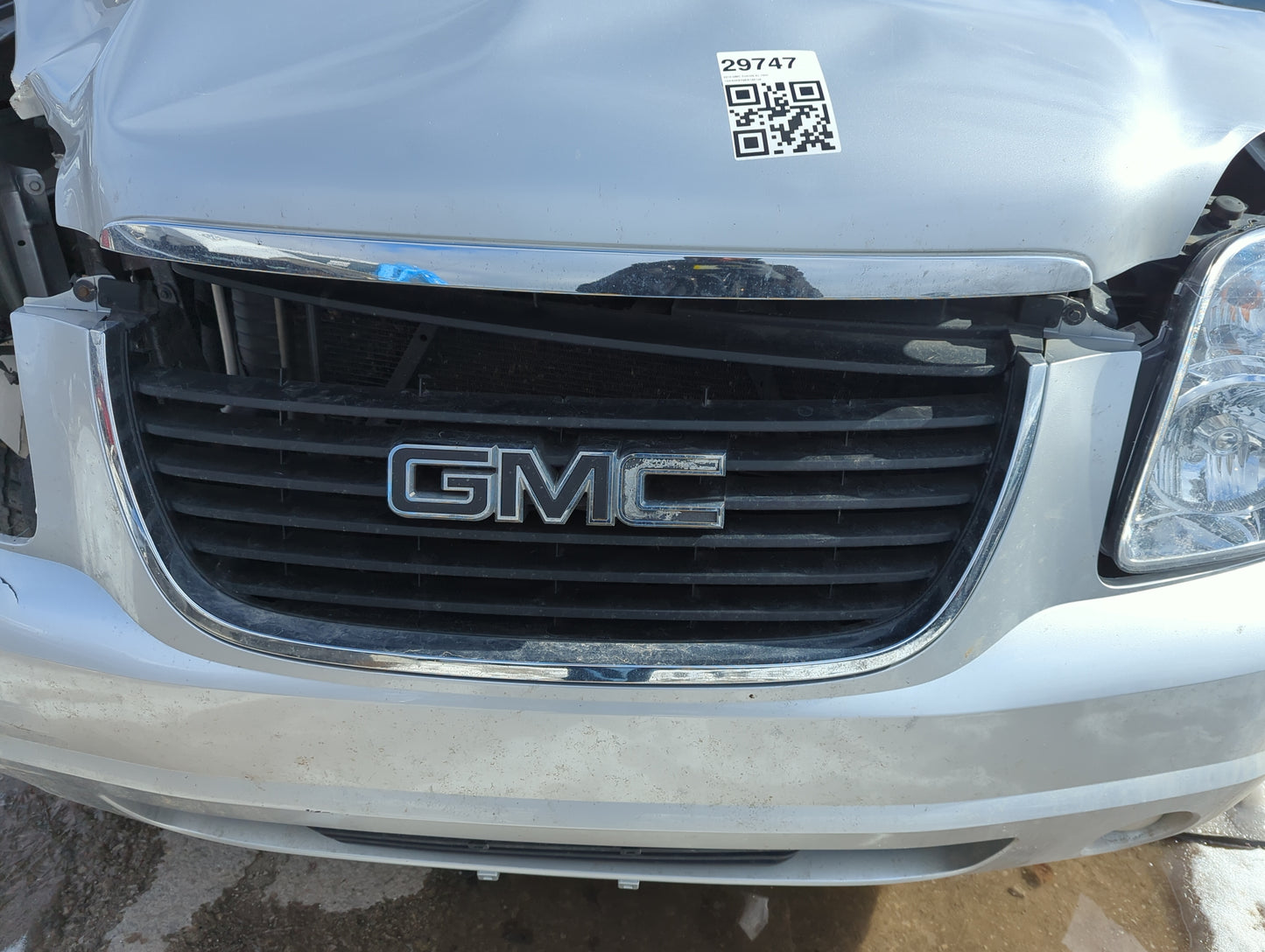 2007-2014 Gmc Yukon Xl 1500 Front Grille Bumper Not Included - Oemusedautoparts1.com