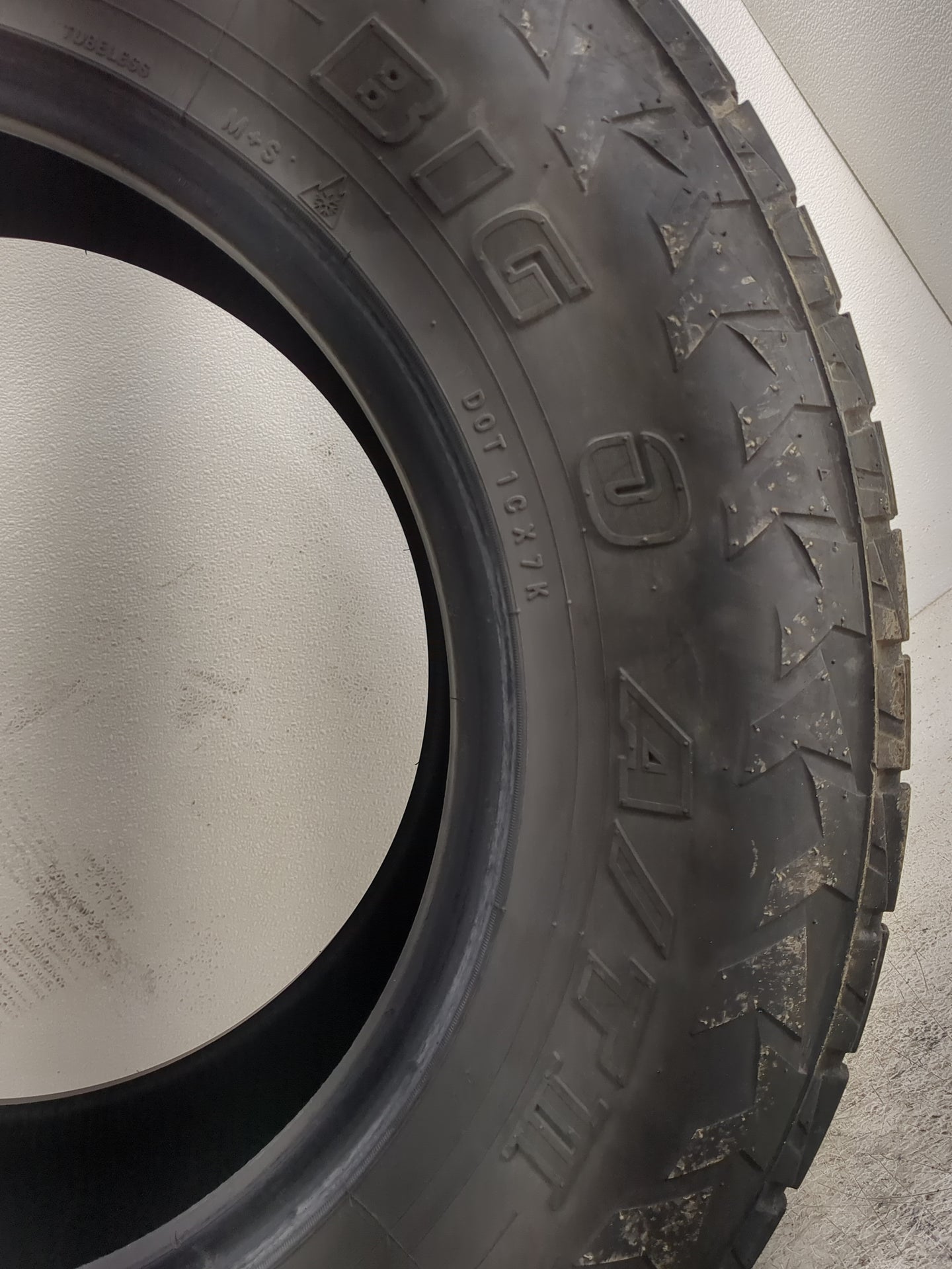 Used Tire 265/70R17 BIG O BIG FOOT A/T 121R - Tread Depth 8/32 - Oemusedautoparts1.com