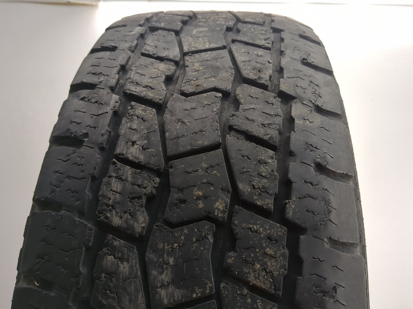 Used Tire 265/70R17 BIG O BIG FOOT A/T 121R - Tread Depth 8/32 - Oemusedautoparts1.com