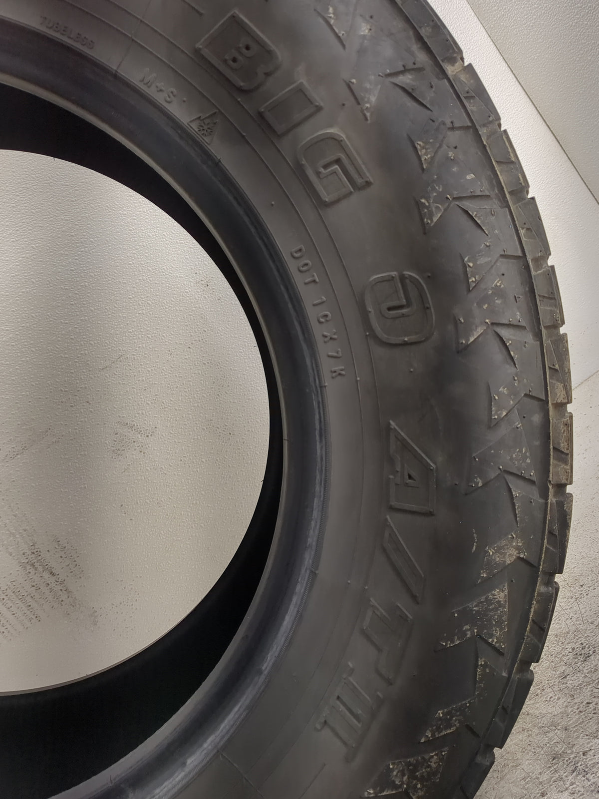 Used Tire 265/70R17 BIG O BIG FOOT A/T 121R - Tread Depth 8/32 - Oemusedautoparts1.com