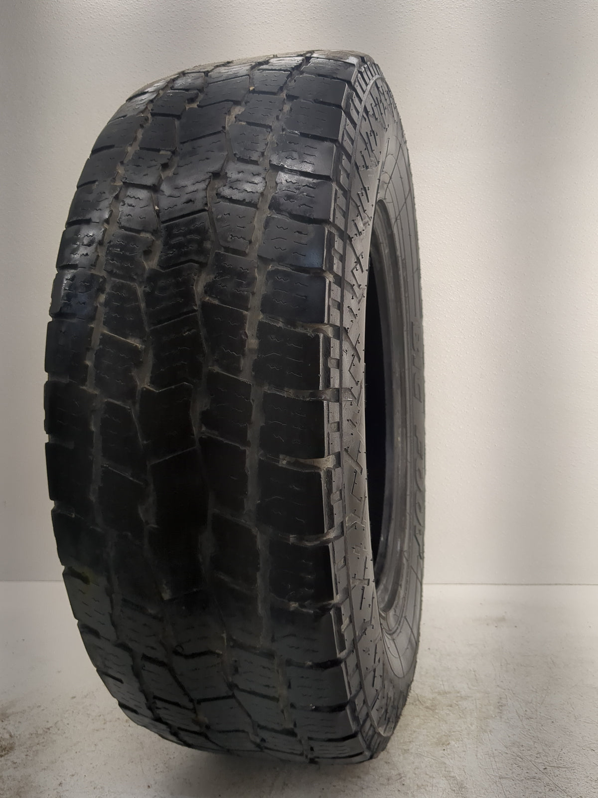 Used Tire LT265/70R17 MAXXIS BIGHORN A/T II 121R - Tread Depth 6.5/32 - Oemusedautoparts1.com