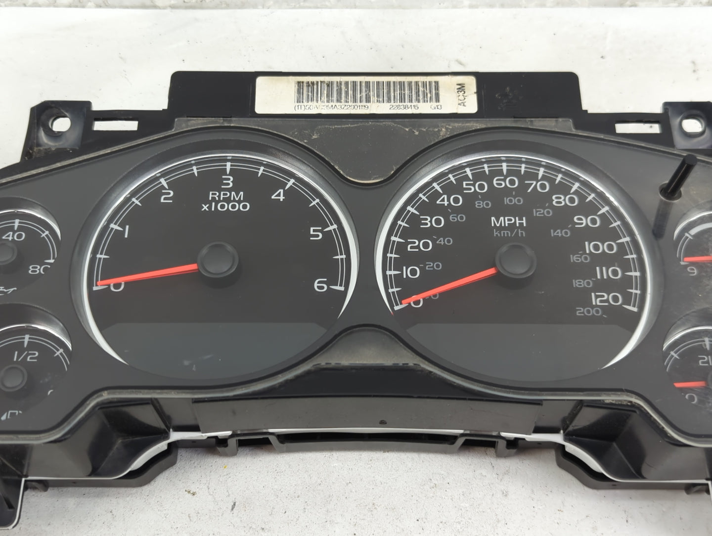 2014 Gmc Yukon Xl 1500 Instrument Cluster Speedometer Gauges P/N:22838415 Fits OEM Used Auto Parts - Oemusedautoparts1.com