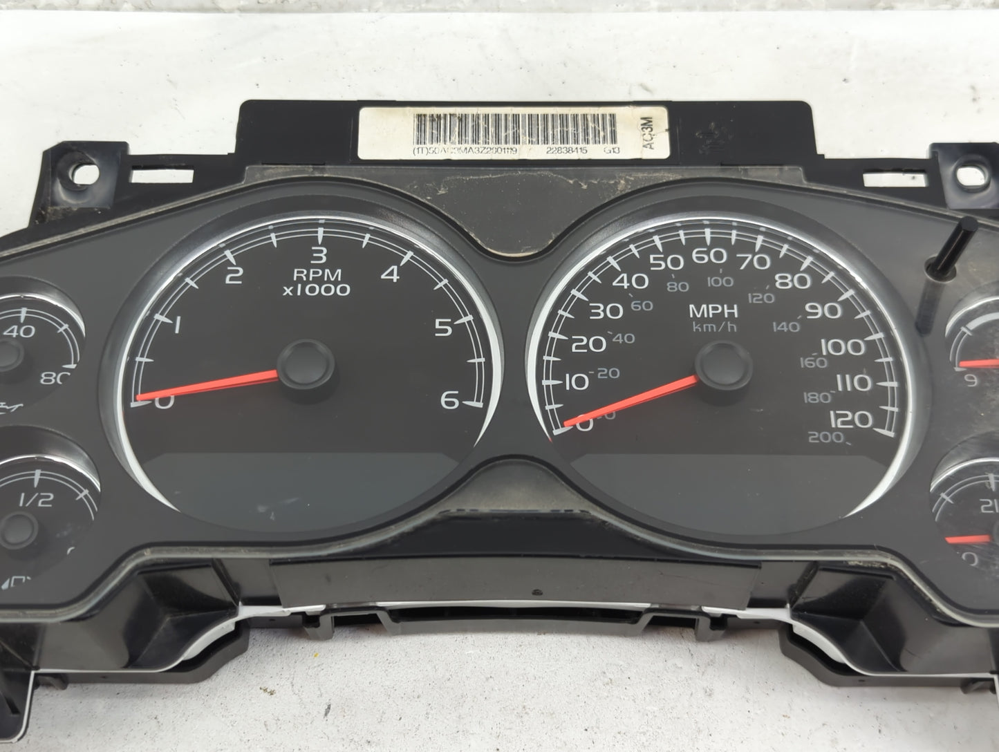 2014 Gmc Yukon Xl 1500 Instrument Cluster Speedometer Gauges P/N:22838415 Fits OEM Used Auto Parts - Oemusedautoparts1.com