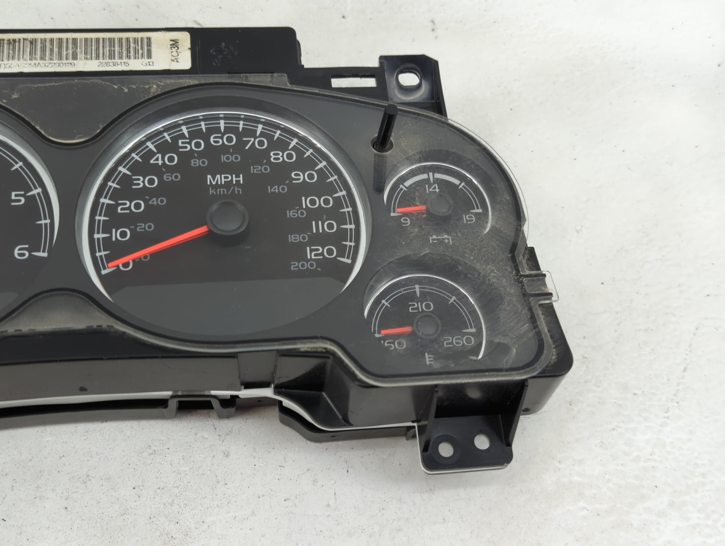 2014 Gmc Yukon Xl 1500 Instrument Cluster Speedometer Gauges P/N:22838415 Fits OEM Used Auto Parts - Oemusedautoparts1.com