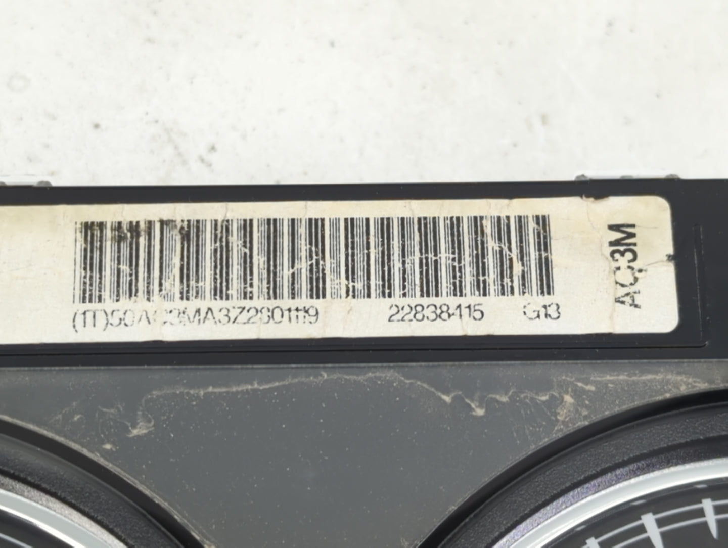 2014 Gmc Yukon Xl 1500 Instrument Cluster Speedometer Gauges P/N:22838415 Fits OEM Used Auto Parts - Oemusedautoparts1.com
