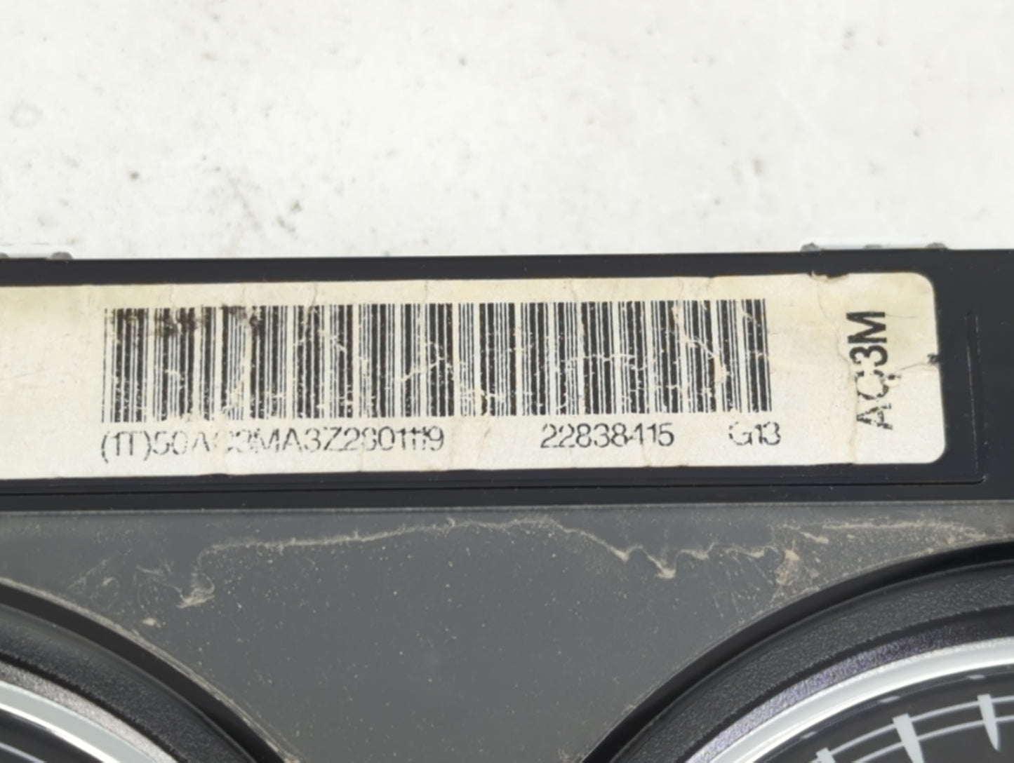 2014 Gmc Yukon Xl 1500 Instrument Cluster Speedometer Gauges P/N:22838415 Fits OEM Used Auto Parts - Oemusedautoparts1.com