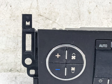 2012-2014 Gmc Yukon Xl 1500 Climate Control Module Temperature AC/Heater Replacement P/N:20921712 Fits Fits 2012 2013 2014 OEM Used Auto Parts