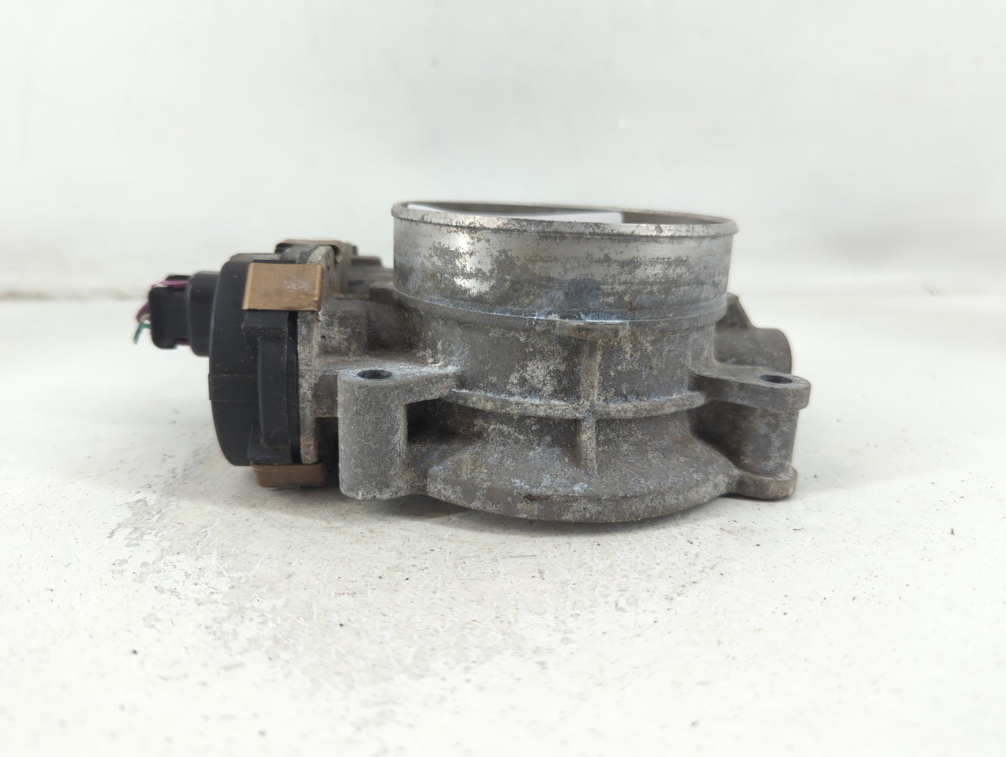 2009-2014 Gmc Yukon Xl 1500 Throttle Body P/N:3C9992 RME87 Fits Fits 2009 2010 2011 2012 2013 2014 2015 OEM Used Auto Parts 