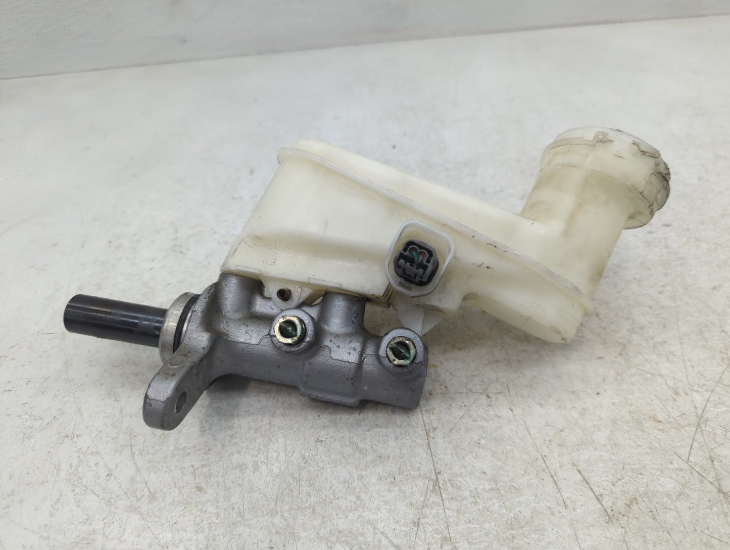 2013-2017 Honda Accord Brake Master Cylinder - Oemusedautoparts1.com