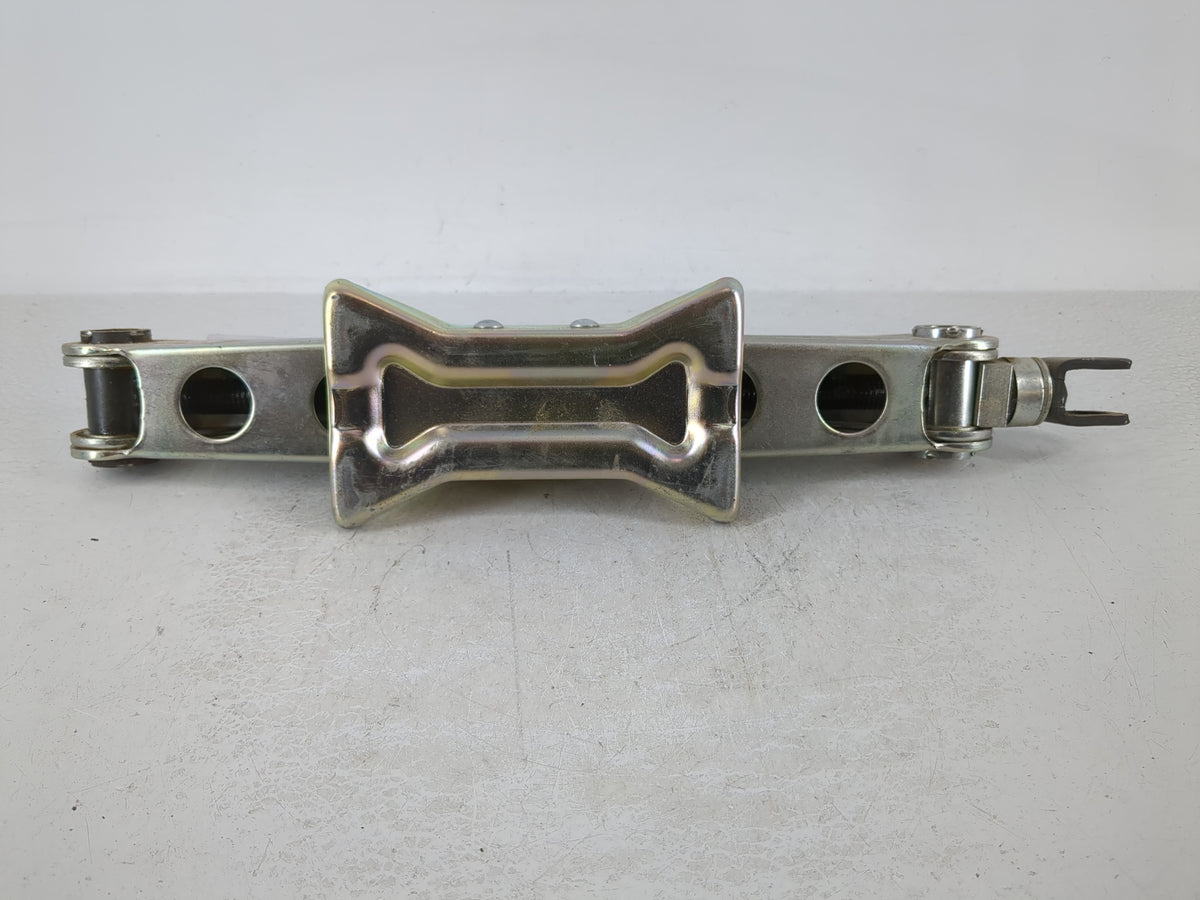 2014 Honda Accord Spare Scissor Car Jack 1123372 - Oemusedautoparts1.com