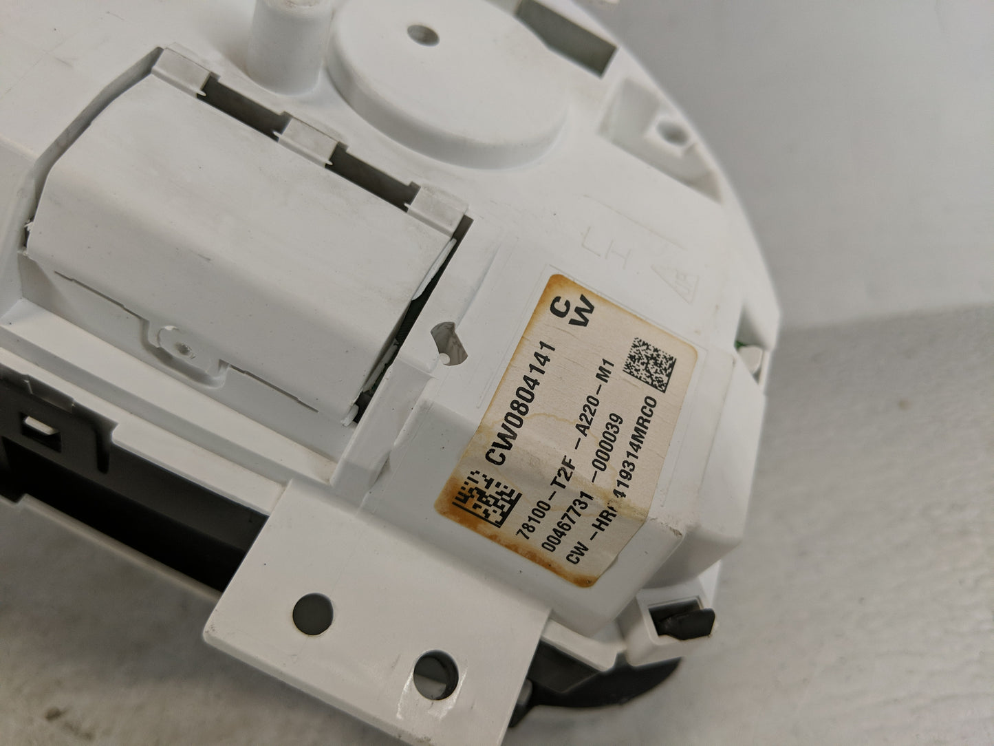 2013-2014 Honda Accord Instrument Cluster Speedometer Gauges P/N:78100-T2F-A220-M1 Fits Fits 2013 2014 OEM Used Auto Parts -