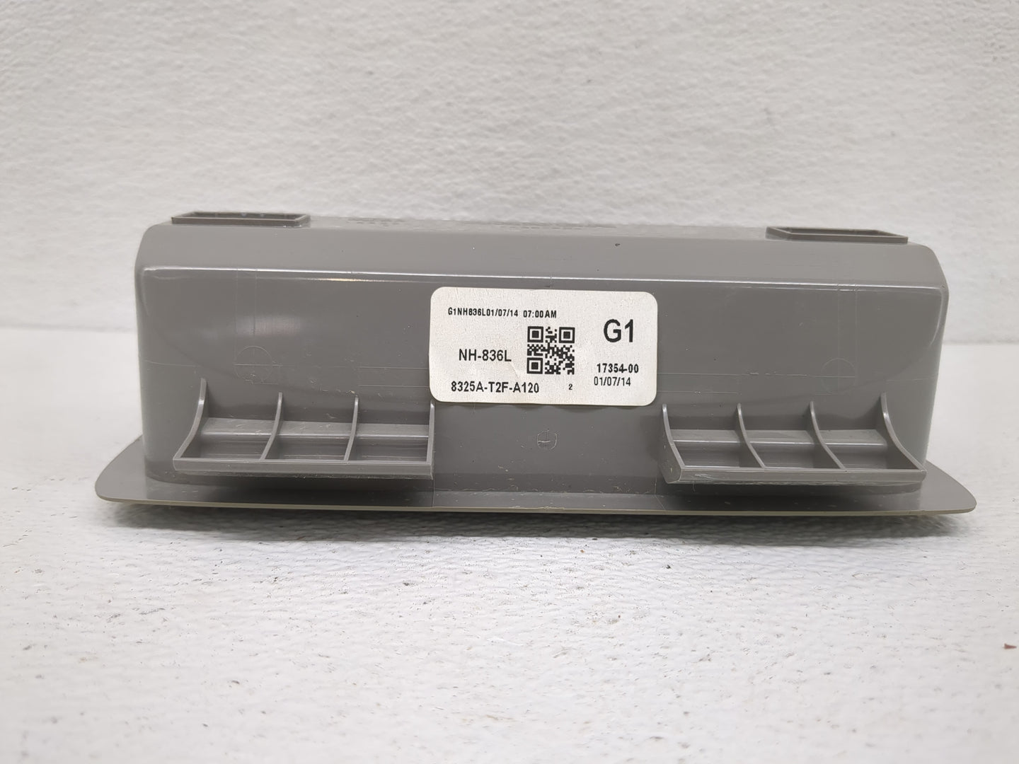 2014 Honda Accord Overhead Roof Console 1188707 - Oemusedautoparts1.com