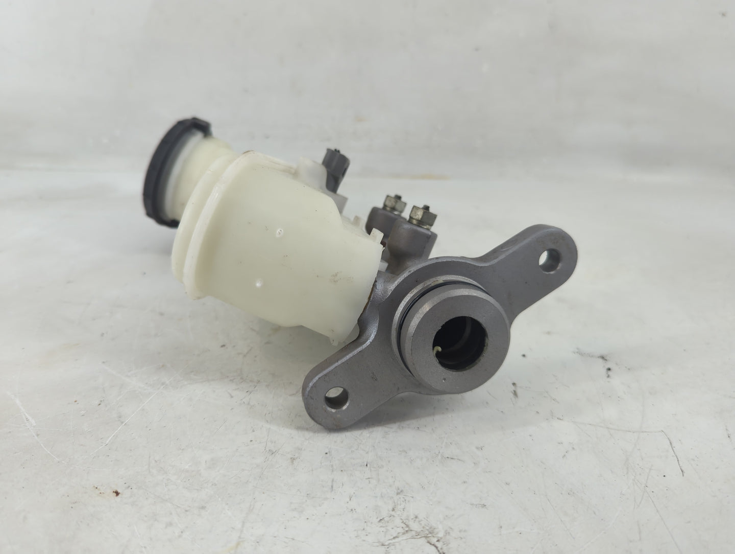 2013-2017 Honda Accord Brake Master Cylinder - Oemusedautoparts1.com