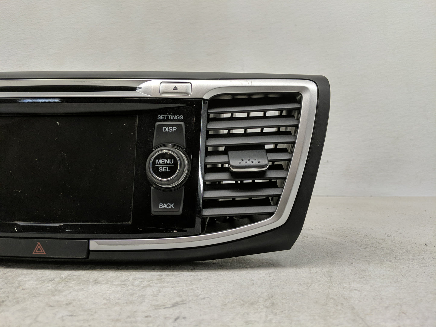 2014 Honda Accord Radio AM FM Cd Player Receiver Replacement P/N:39101-T3W-A820-M1 Fits OEM Used Auto Parts - Oemusedautopar