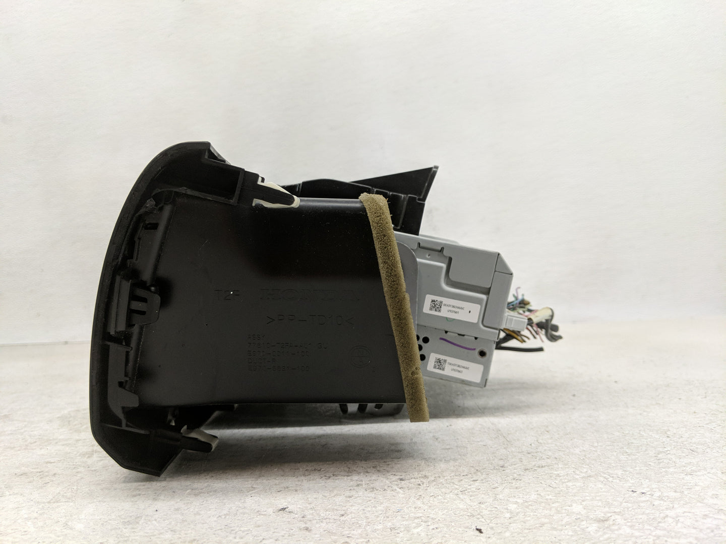 2013-2015 Honda Accord Radio AM FM Cd Player Receiver Replacement P/N:39100-T2A-A320 Fits Fits 2013 2014 2015 OEM Used Auto 