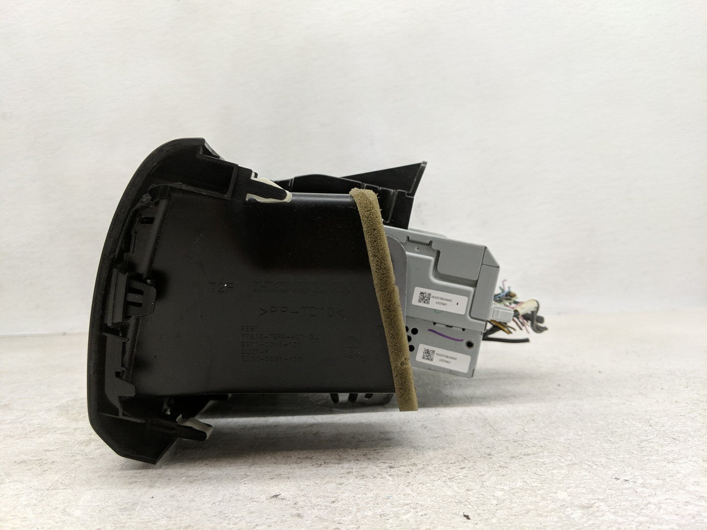 2013-2015 Honda Accord Radio AM FM Cd Player Receiver Replacement P/N:39100-T2A-A320 Fits Fits 2013 2014 2015 OEM Used Auto 