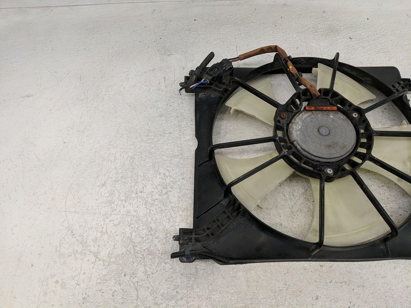 2013-2017 Honda Accord Electric Radiator Cooling Fan Motor Assembly P/N:38615R8AA01-PFM Fits OEM Used Auto Parts - Oemusedau