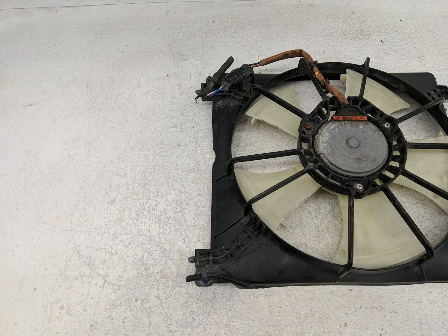 2013-2017 Honda Accord Electric Radiator Cooling Fan Motor Assembly P/N:38615R8AA01-PFM Fits OEM Used Auto Parts - Oemusedau