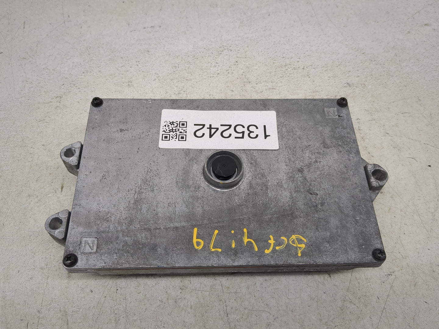 2014 Honda Accord PCM Engine Control Computer ECU ECM PCU OEM P/N:37820-5A2-B51 37820-5A2-B52 Fits OEM Used Auto Parts - Oem
