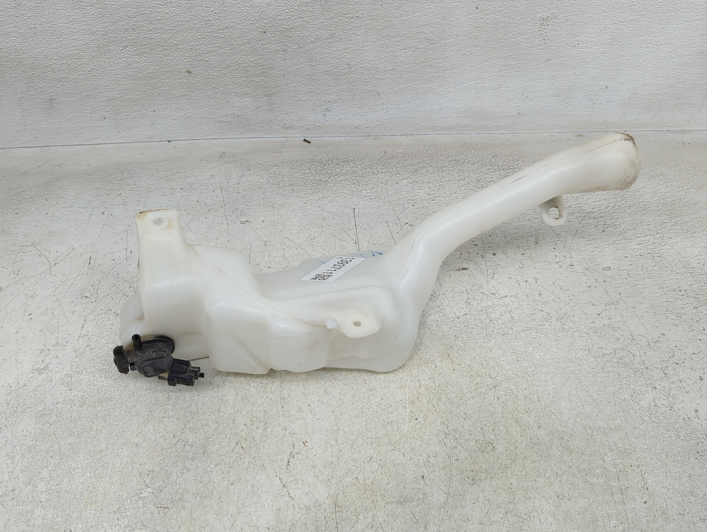 2013-2017 Honda Accord Windshield Washer Fluid Reservoir Bottle Oem - Oemusedautoparts1.com