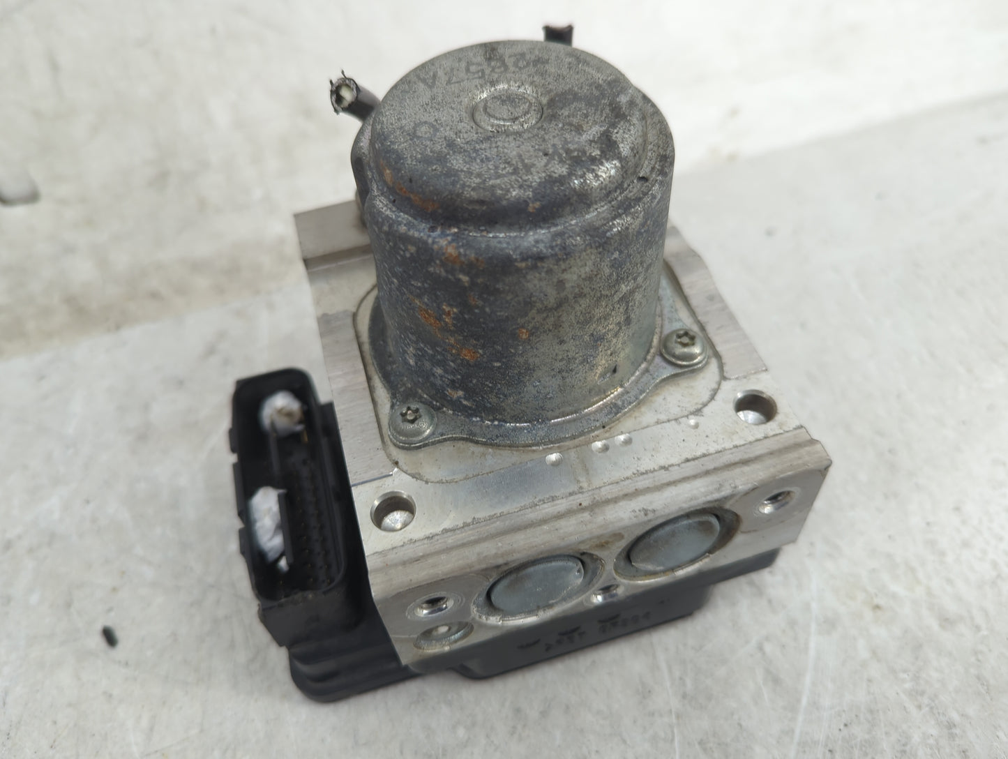 2014-2015 Honda Accord ABS Pump Control Module Replacement P/N:8S15E-0824 Fits Fits 2014 2015 OEM Used Auto Parts - Oemuseda