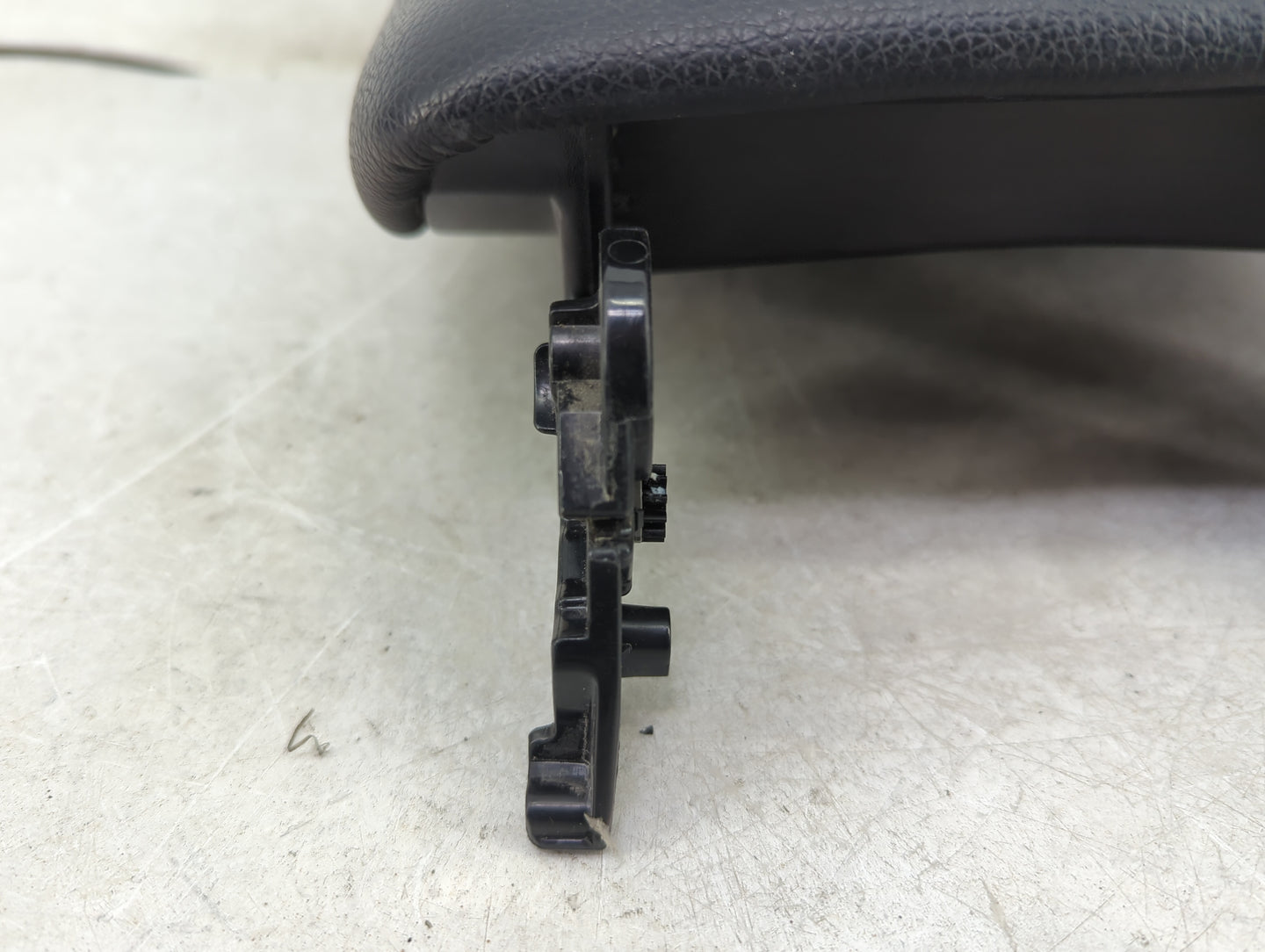 2014 Honda Accord Center Console Armrest Cover Lid Fits OEM Used Auto Parts - Oemusedautoparts1.com