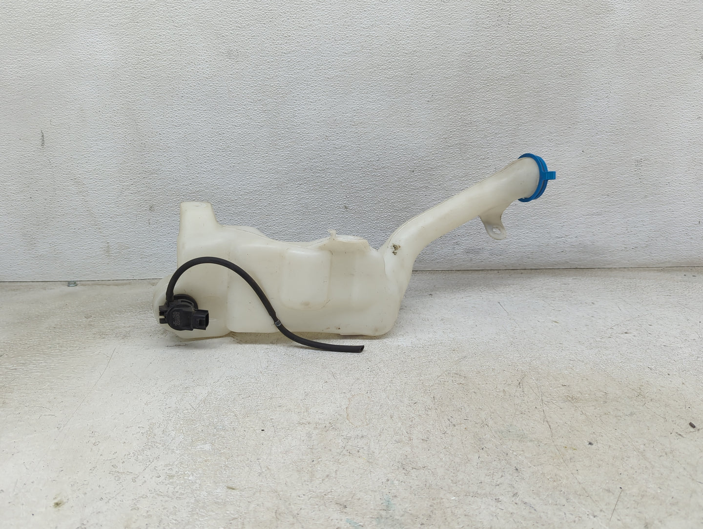 2013-2017 Honda Accord Windshield Washer Fluid Reservoir Bottle Oem 1474077 - Oemusedautoparts1.com