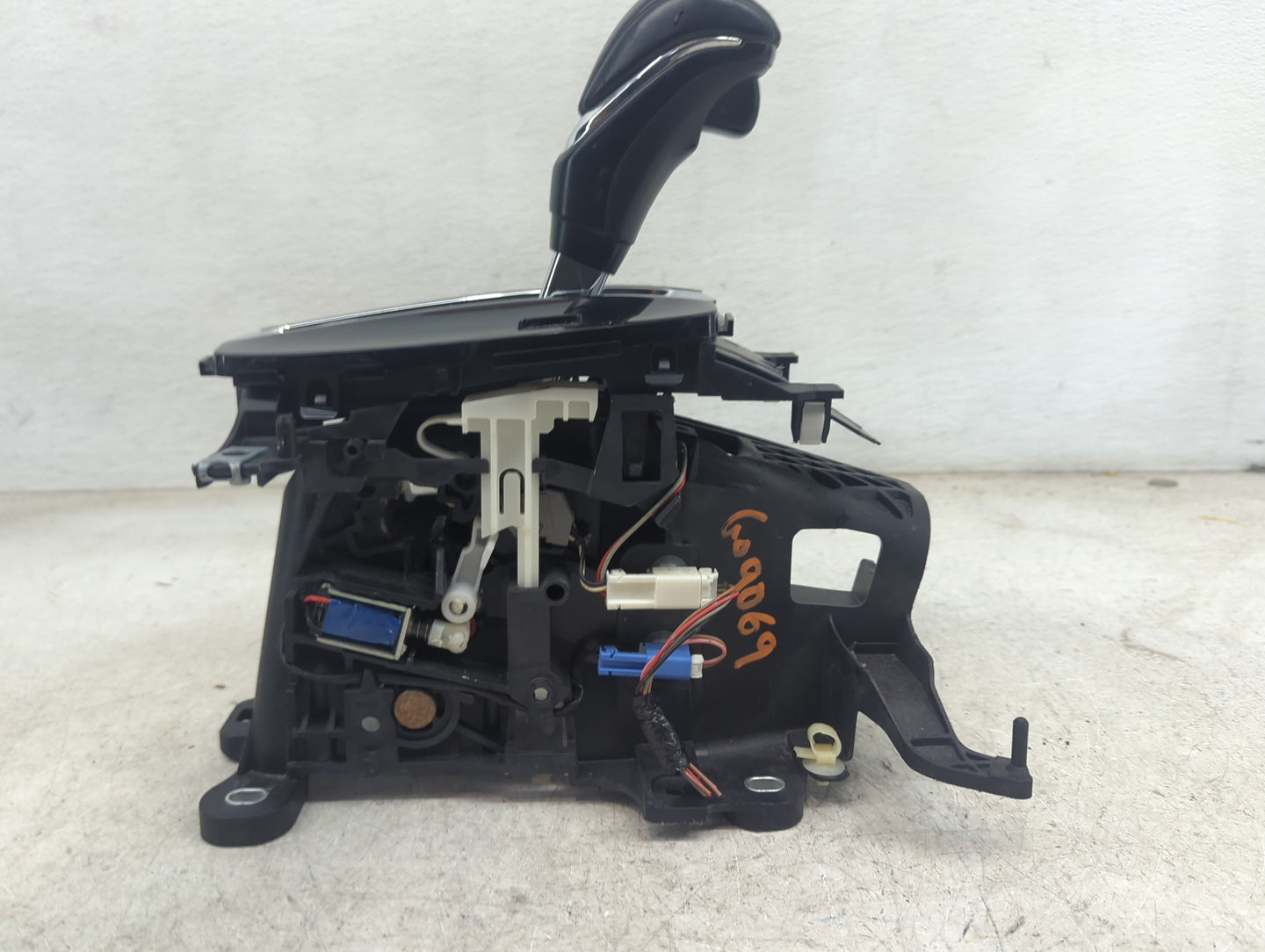 2014 Honda Accord Floor Console Assembly Shifter Black - Oemusedautoparts1.com