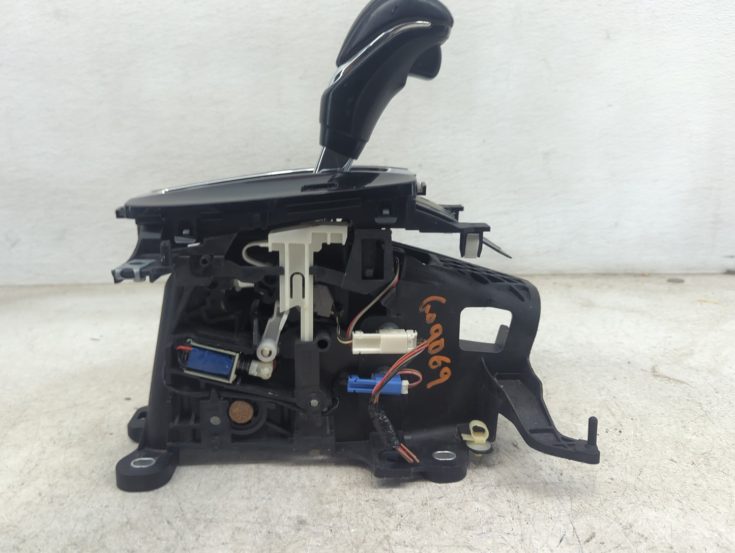 2014 Honda Accord Floor Console Assembly Shifter Black - Oemusedautoparts1.com