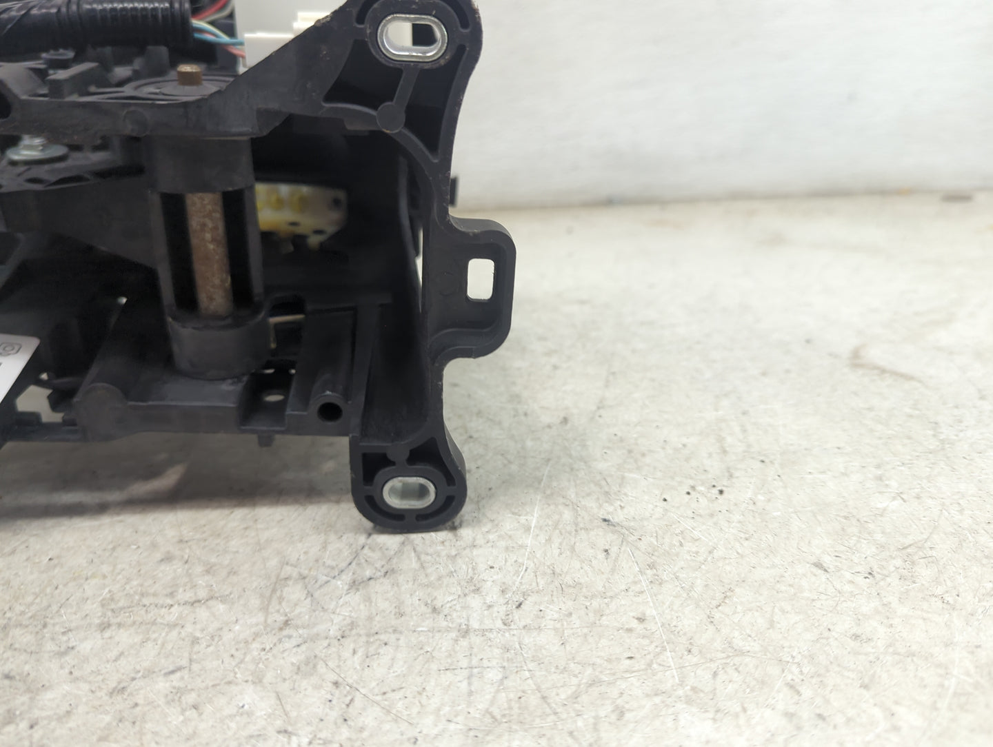 2014 Honda Accord Floor Console Assembly Shifter Black - Oemusedautoparts1.com