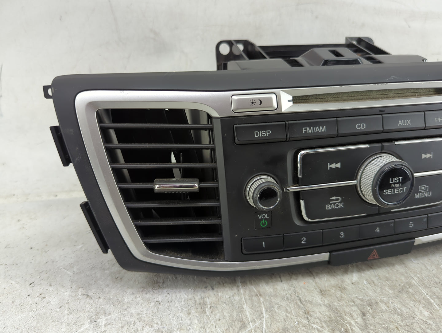 2013-2015 Honda Accord Radio AM FM Cd Player Receiver Replacement Fits Fits 2013 2014 2015 OEM Used Auto Parts - Oemusedauto