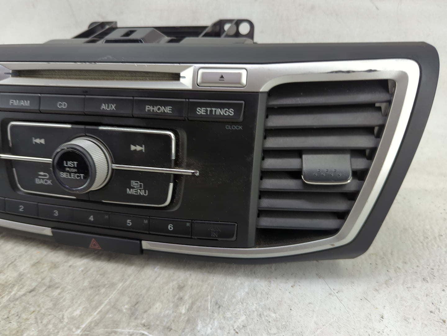 2013-2015 Honda Accord Radio AM FM Cd Player Receiver Replacement Fits Fits 2013 2014 2015 OEM Used Auto Parts - Oemusedauto