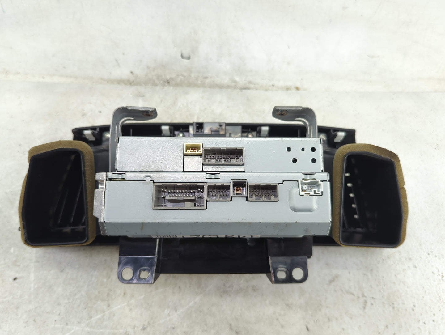 2013-2015 Honda Accord Radio AM FM Cd Player Receiver Replacement Fits Fits 2013 2014 2015 OEM Used Auto Parts - Oemusedauto