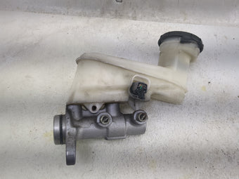 compare product 2013-2017 Honda Accord Brake Master Cylinder 1497874