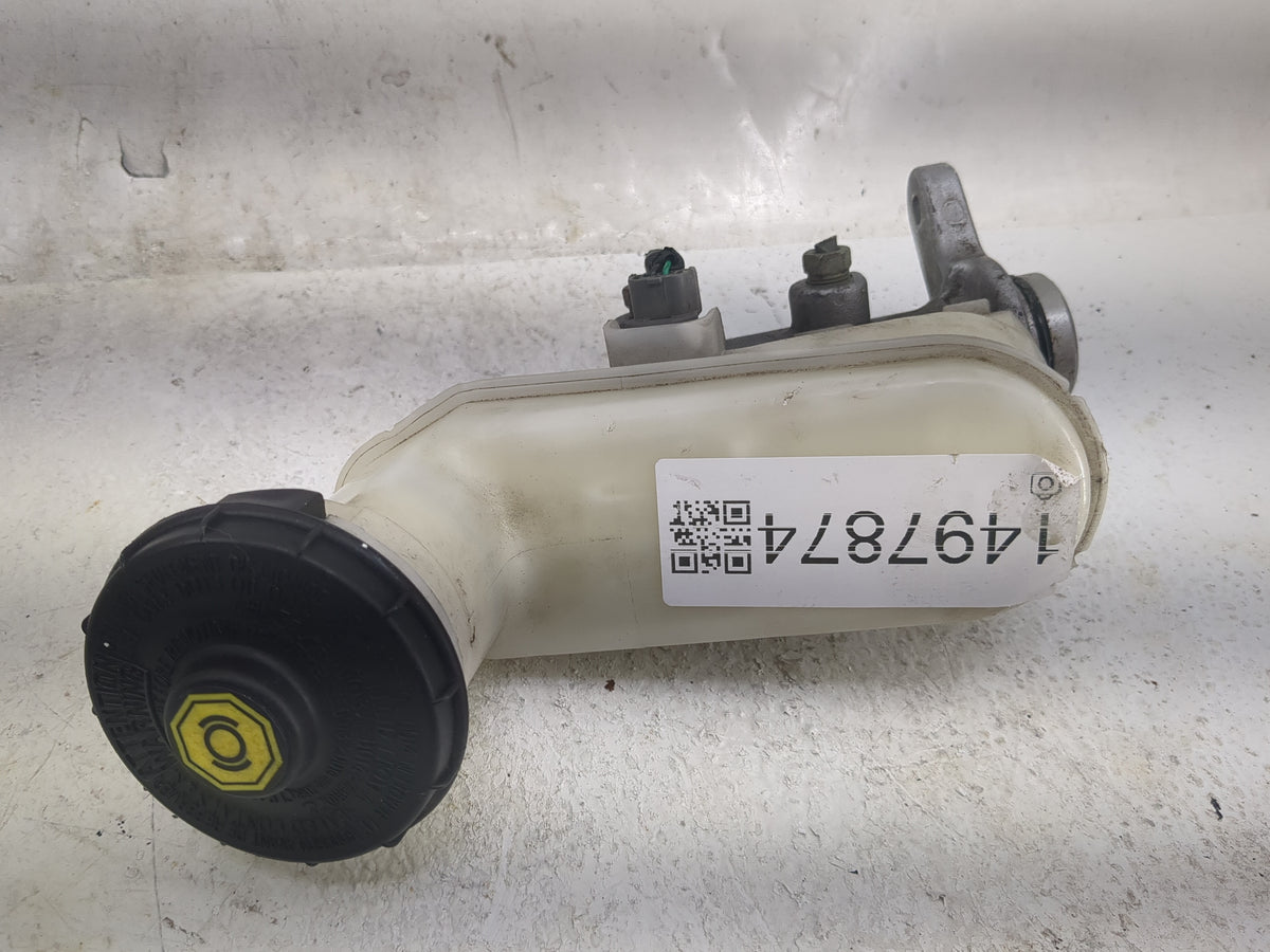 2013-2017 Honda Accord Brake Master Cylinder 1497874 - Oemusedautoparts1.com
