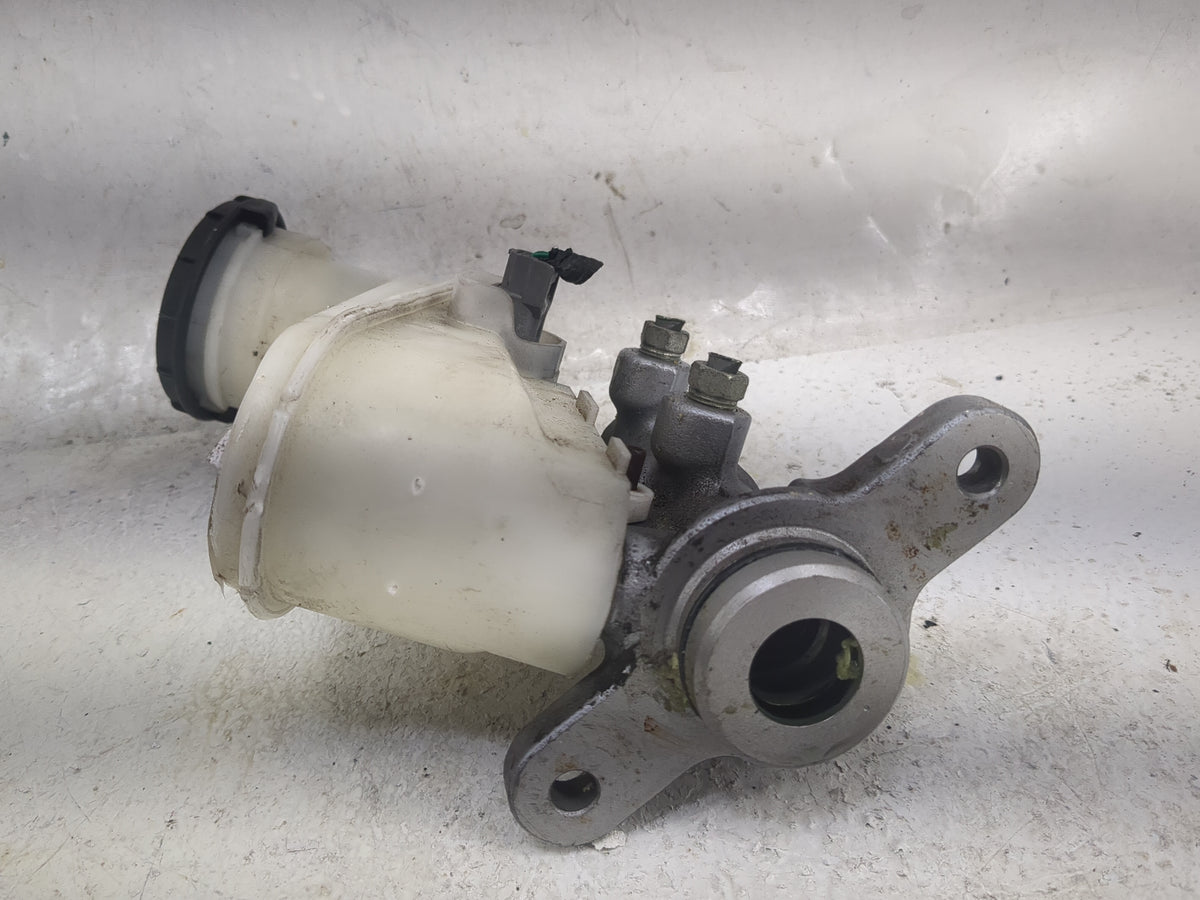 2013-2017 Honda Accord Brake Master Cylinder 1497874 - Oemusedautoparts1.com