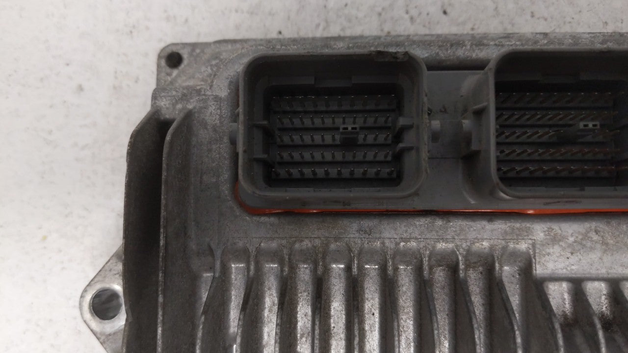 2014 Honda Accord PCM Engine Control Computer ECU ECM PCU OEM P/N:37820-5A2-B52 37820-5A2-B51 Fits OEM Used Auto Parts - Oem