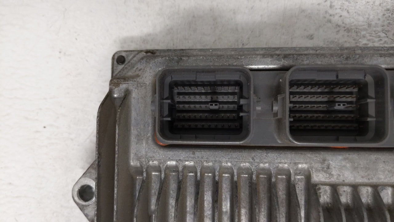 2014 Honda Accord PCM Engine Control Computer ECU ECM PCU OEM P/N:37820-5A2-B52 37820-5A2-B51 Fits OEM Used Auto Parts - Oem