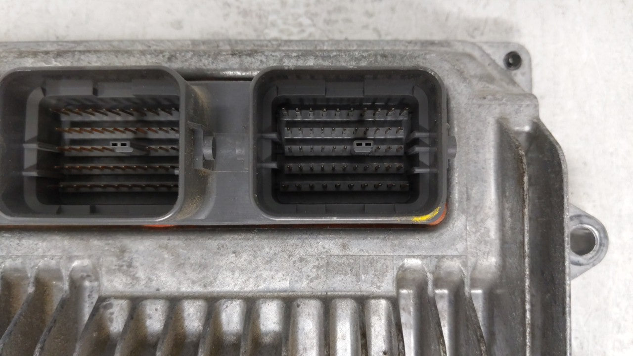 2014 Honda Accord PCM Engine Control Computer ECU ECM PCU OEM P/N:37820-5A2-B52 37820-5A2-B51 Fits OEM Used Auto Parts - Oem