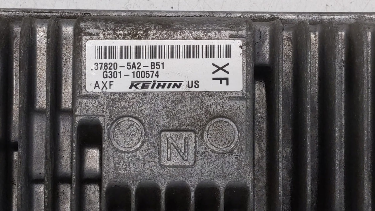2014 Honda Accord PCM Engine Control Computer ECU ECM PCU OEM P/N:37820-5A2-B52 37820-5A2-B51 OEM Used Auto Parts - Oemuseda